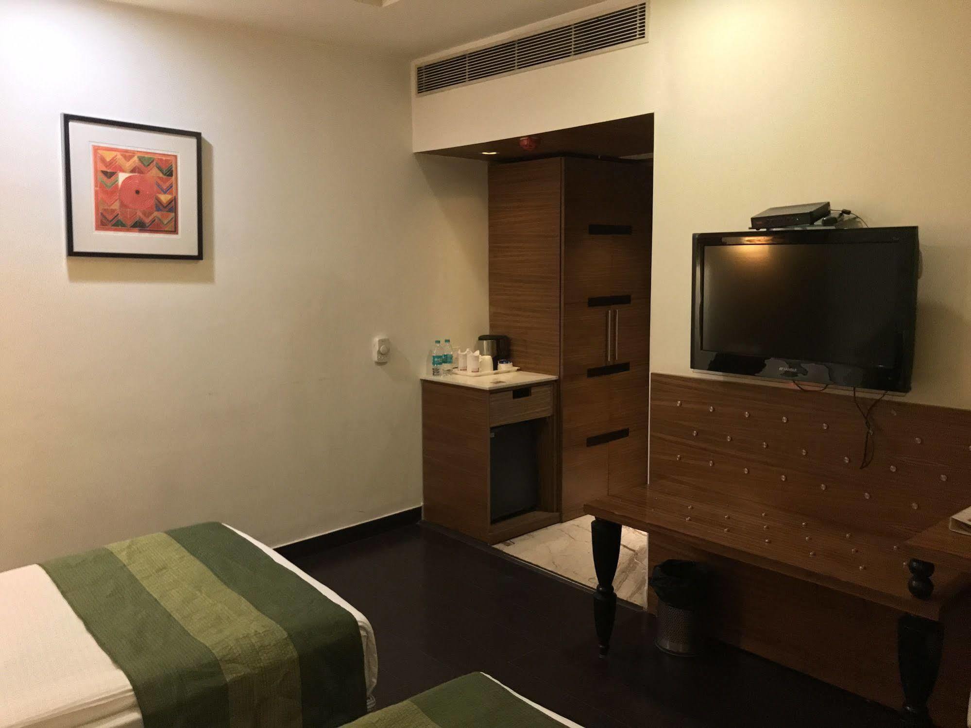 Hotel Ivory 32 Nowe Delhi Zewnętrze zdjęcie